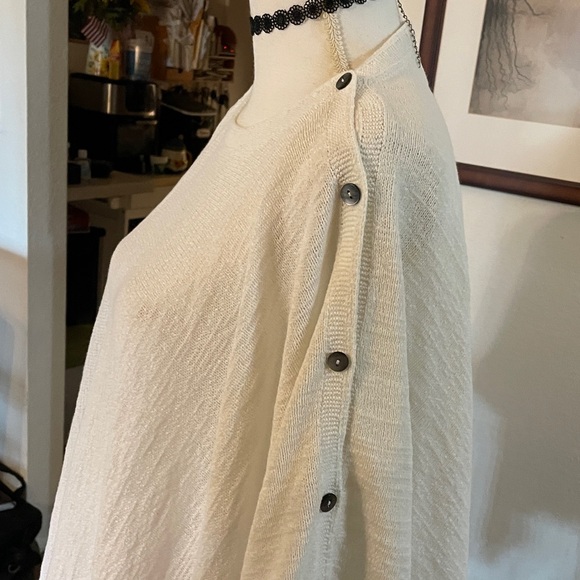 Elegant White Women's J.Jill Shawl - Picture 4 of 7